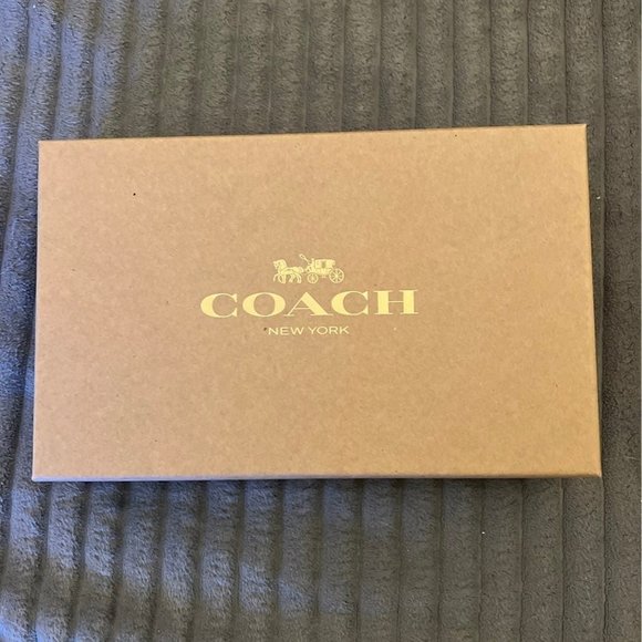 Coach C7401 Corner Zip Wristlet With Snowman Print NIB PRICE FIRM - Picture 4 of 5